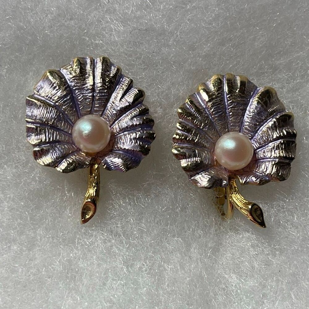 Vintage Seashell Pearl enamel clip earrings